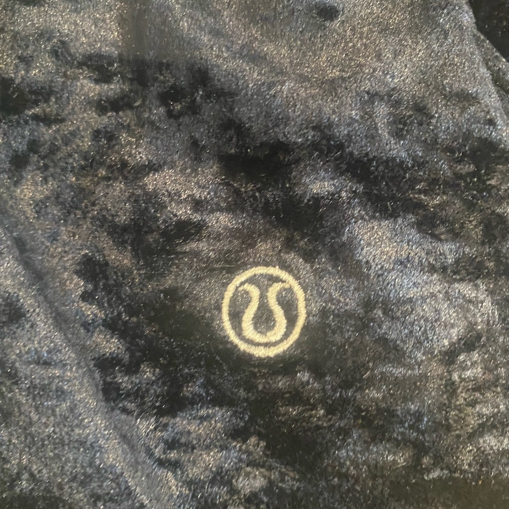 Lululemon crushed velvet pants size 10 - Picture 3 of 6